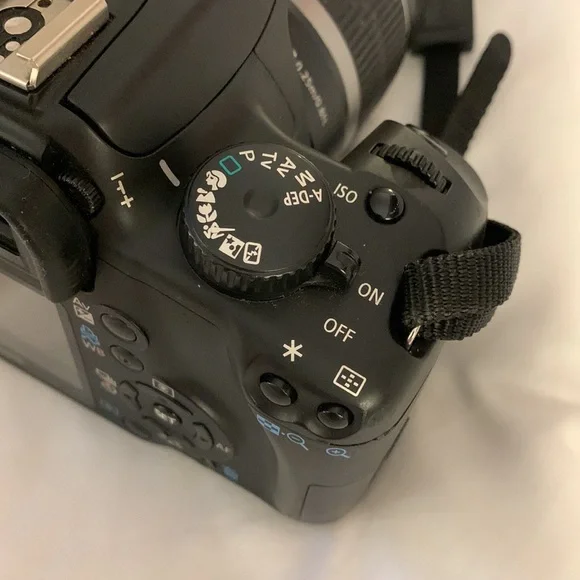 CANON REBEL XS EOS Digital Camera pop out  display screen IMAGE STABILIZER LENSE - Picture 8 of 16